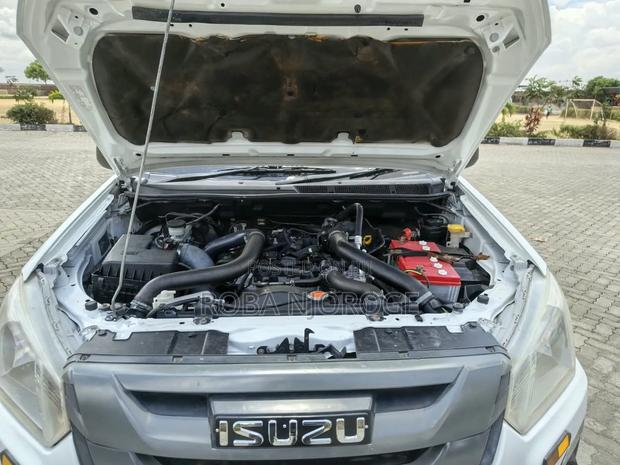 Isuzu D-MAX 2021 Pearl