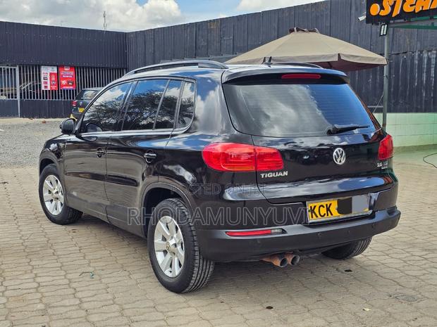 Volkswagen Tiguan 2015 Black