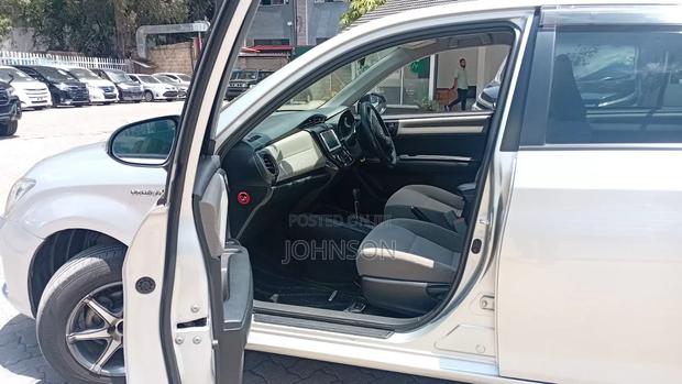 Toyota Axio 1.5 Hybrid 2WD 2014 Silver