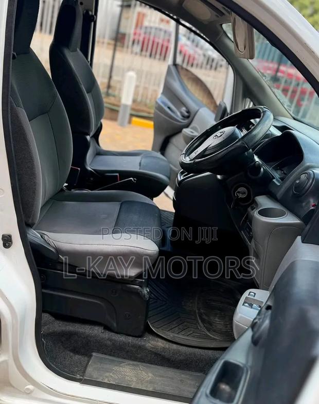 Nissan NV200 2015 White
