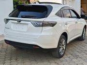 Toyota Harrier 2013 White for sale