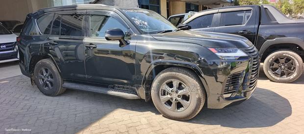 Lexus LX 600 2023 Black