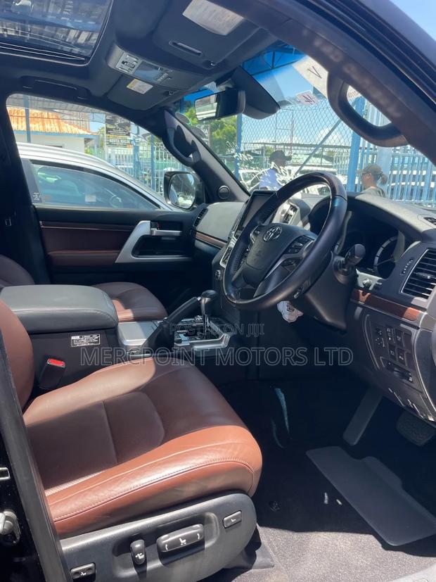 Toyota Land Cruiser 4.6 V8 ZX 2020 Matt Black