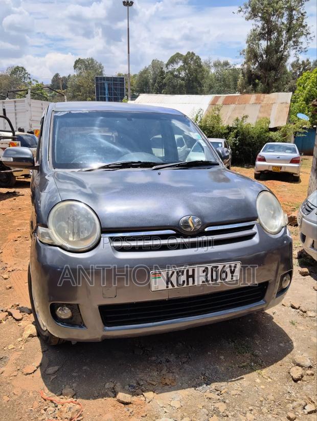 Toyota Sienta 1.5 FWD 2010 Gray