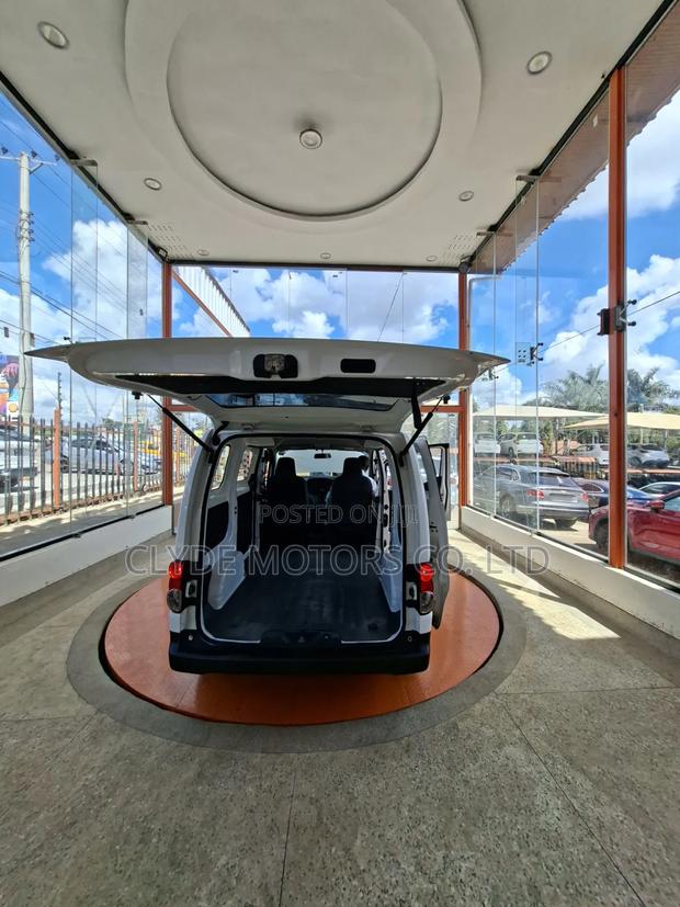 Nissan NV200 2019 White