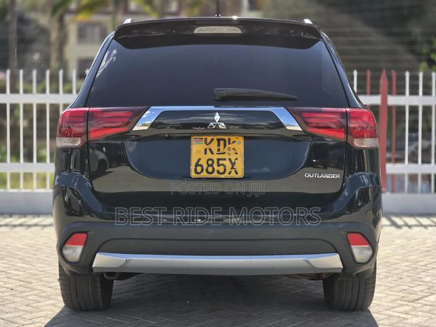 Mitsubishi Outlander SE 4dr SUV AWD (2.4L 4cyl CVT) 2015