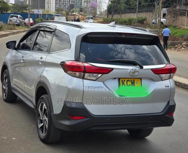 Toyota Rush 2019 Silver