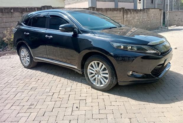 Toyota Harrier 2.0 2016 Black