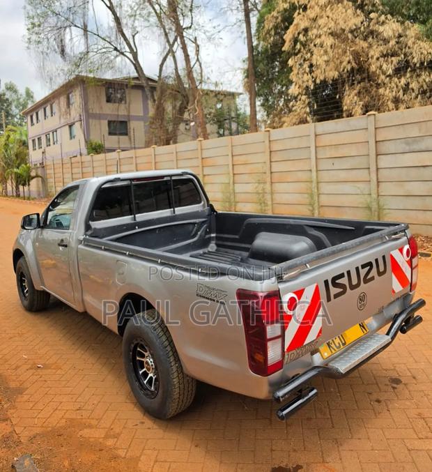 Isuzu D-MAX 2015 Gray