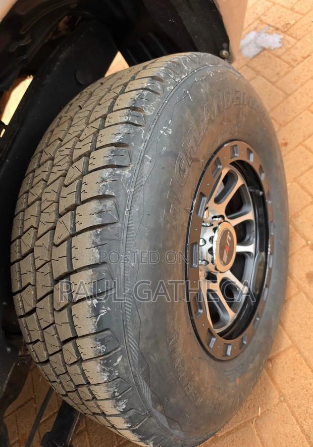 Isuzu D-MAX 2015 Gray