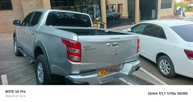 Mitsubishi L200 2016 Silver