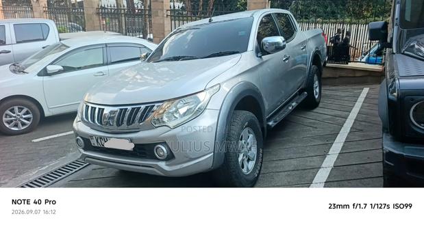 Mitsubishi L200 2016 Silver