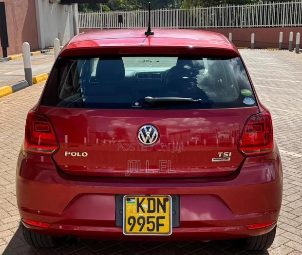 Volkswagen Polo 2016 Red
