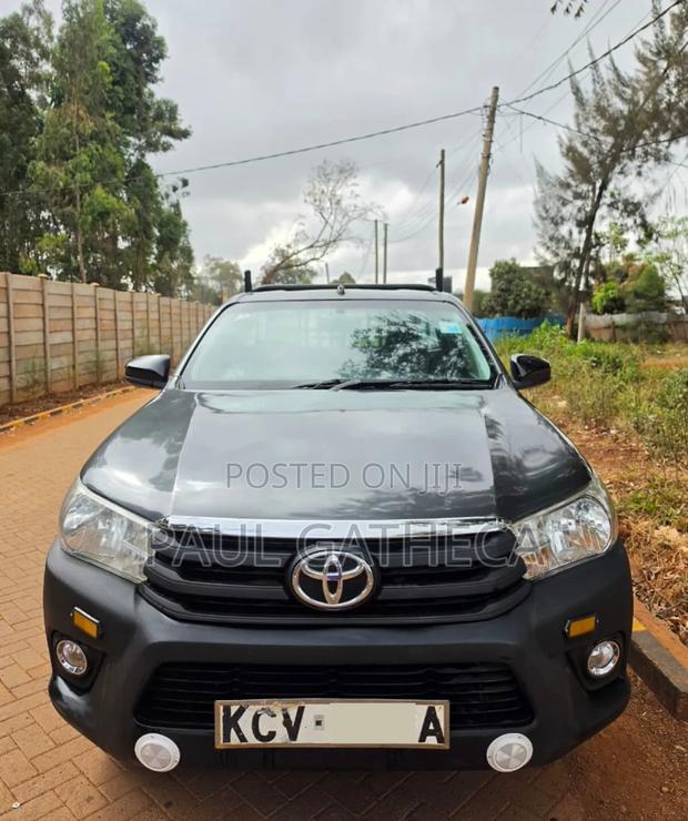 Toyota Hilux 2019 Gray