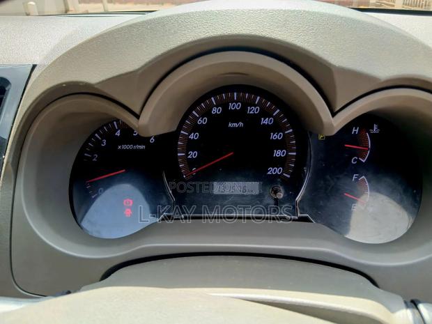 Toyota Hilux 2012 White