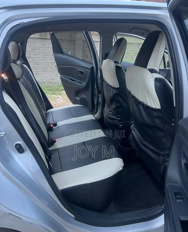 Toyota Vitz 2017 Silver