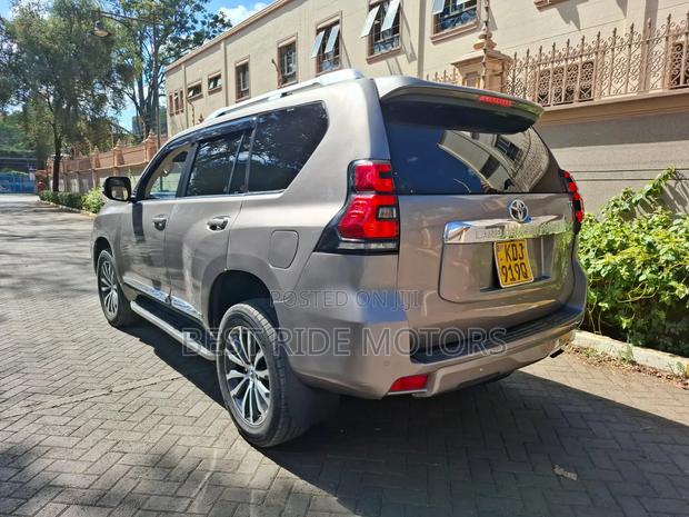 Toyota Land Cruiser Prado 2.8 2018 Gold