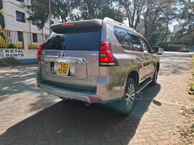 Toyota Land Cruiser Prado 2.8 2018 Gold