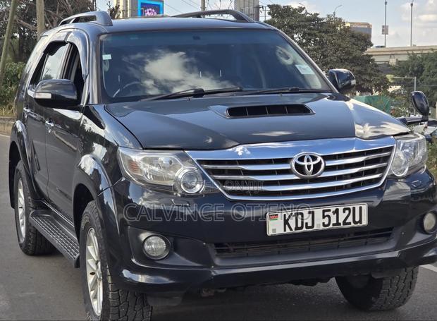 Toyota Fortuner 2015 Black