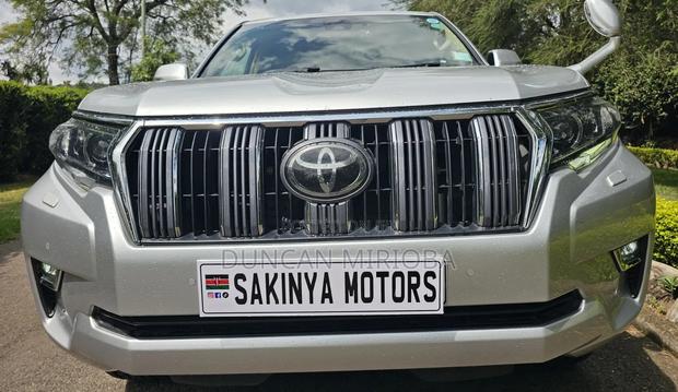 Toyota Land Cruiser Prado 2019 Silver