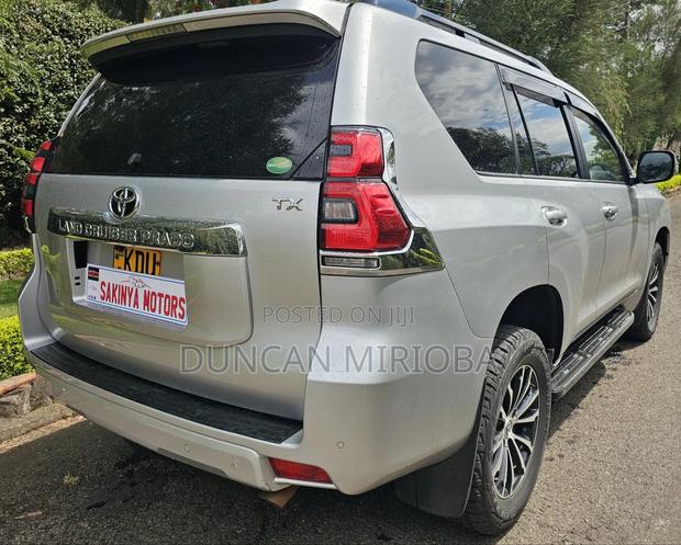 Toyota Land Cruiser Prado 2019 Silver