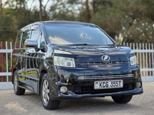 Toyota Voxy X 2WD 8-Seater 2009 Black