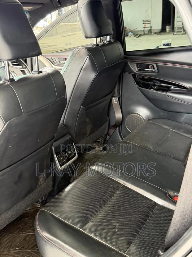Toyota Harrier 2.0 2018 Black