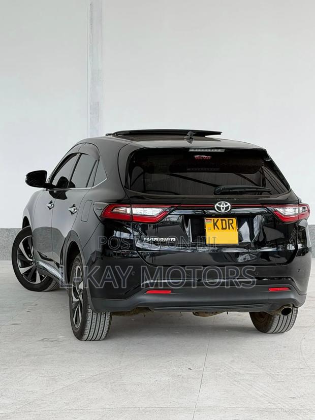 Toyota Harrier 2.0 2018 Black