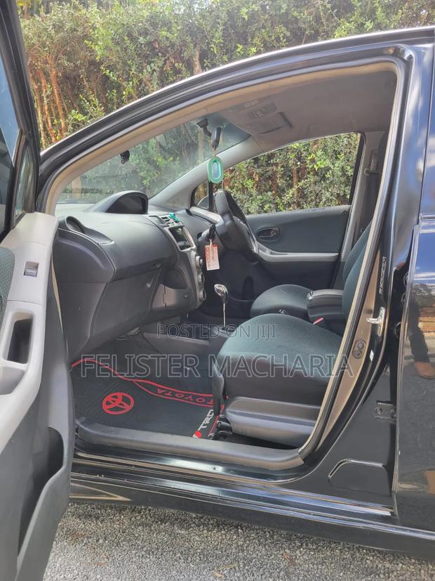 Toyota Vitz 2009 Blue
