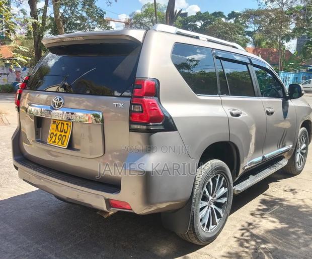 Toyota Land Cruiser Prado 2019 Gold