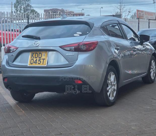 Mazda Axela SV Premium 2014 Gray
