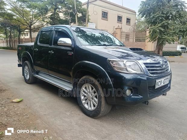Toyota Hilux 3.0 D-4D 4x4 2012 Black