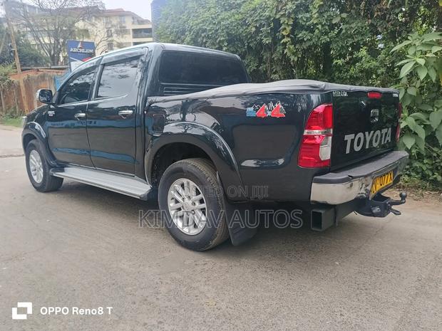 Toyota Hilux 3.0 D-4D 4x4 2012 Black