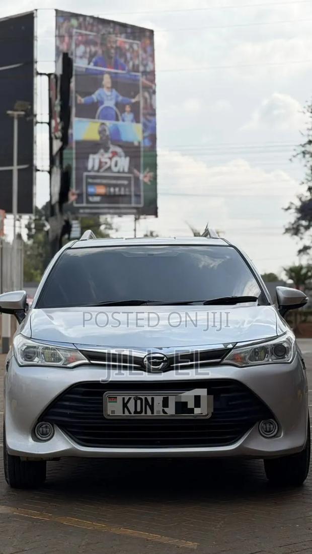 Toyota Corolla Fielder 2016 Silver