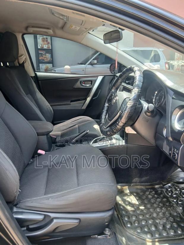 Toyota Auris 2013 Black