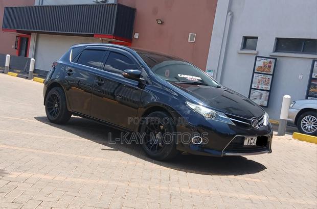 Toyota Auris 2013 Black