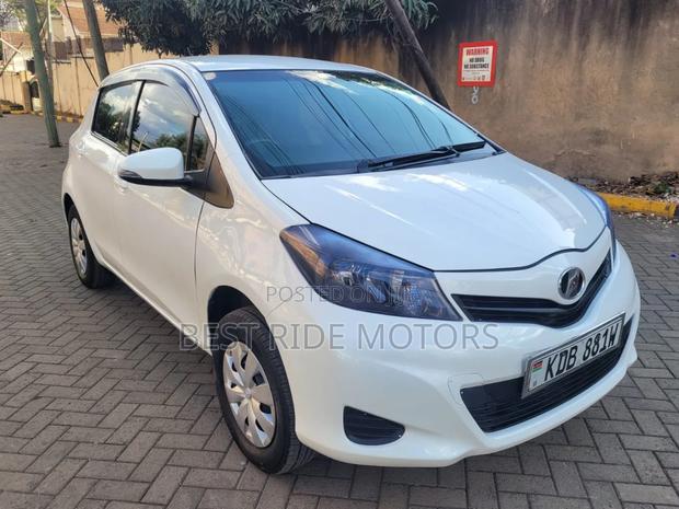 Toyota Vitz 1.3 FWD 5dr 2013 White