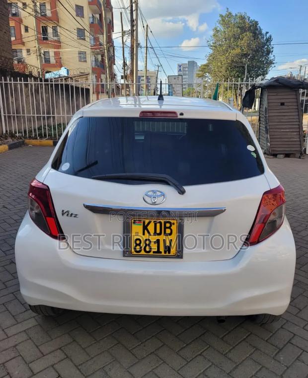Toyota Vitz 1.3 FWD 5dr 2013 White
