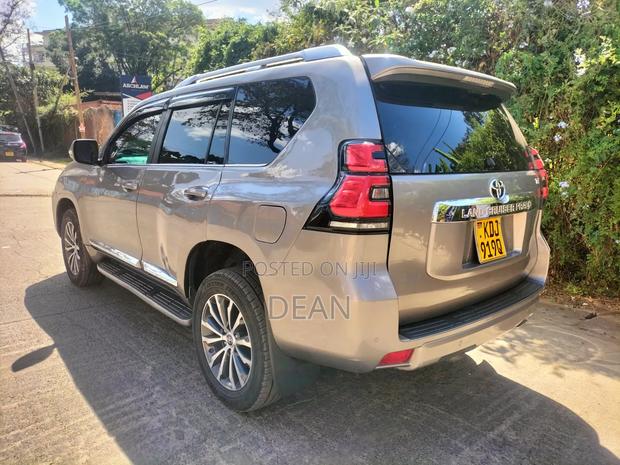 Toyota Land Cruiser Prado 2018 Brown
