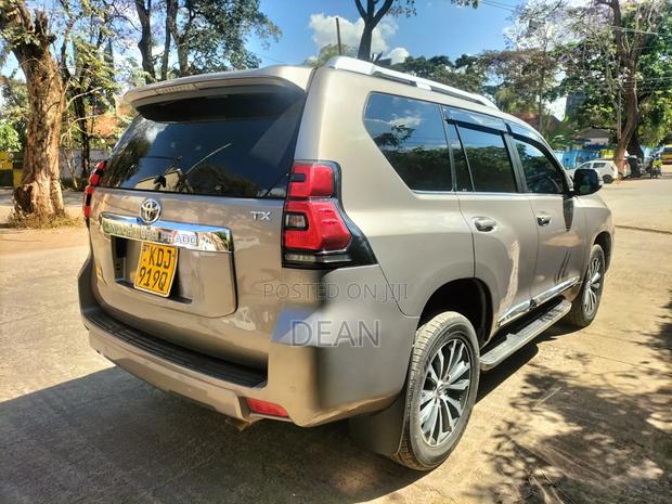 Toyota Land Cruiser Prado 2018 Brown