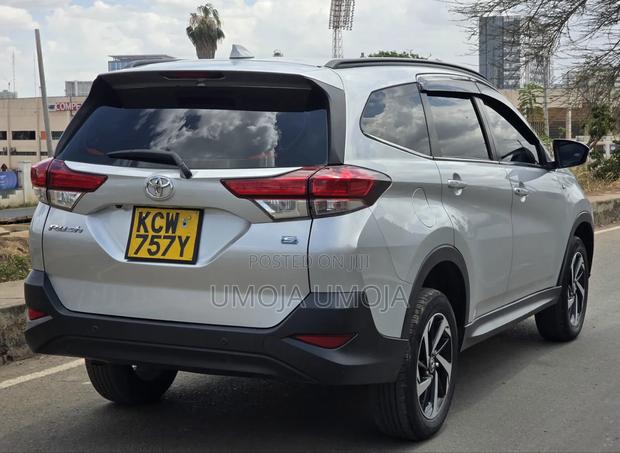 Toyota Rush 1.5 RWD 2019 Silver