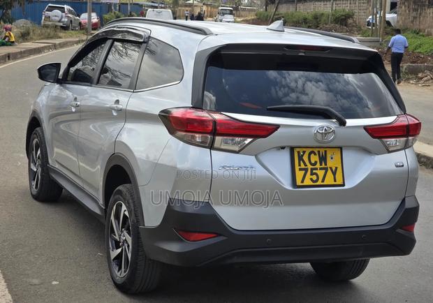 Toyota Rush 1.5 RWD 2019 Silver