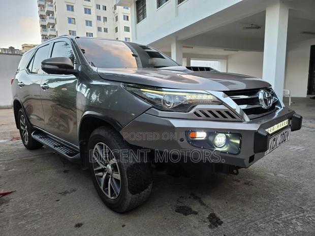 Toyota Fortuner 2016 Gray