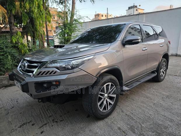 Toyota Fortuner 2016 Gray