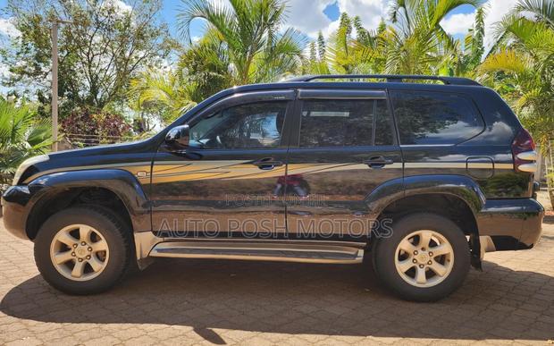 Toyota Land Cruiser Prado 2005 Black