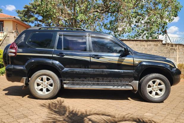 Toyota Land Cruiser Prado 2005 Black