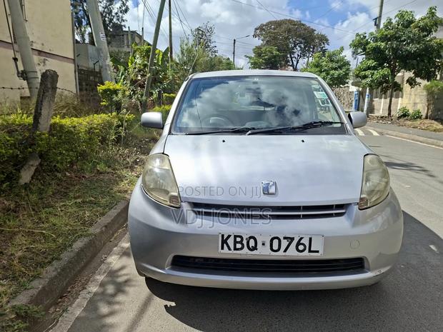 Toyota Passo 1.0 FWD 2004 Silver