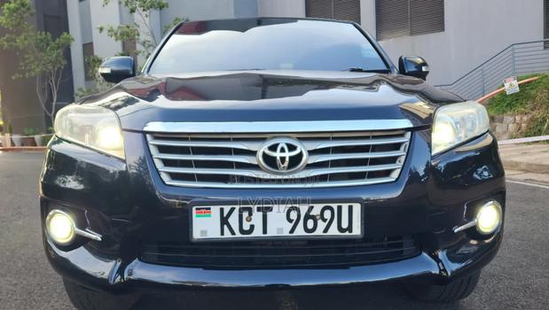 Toyota Vanguard 2010 Black