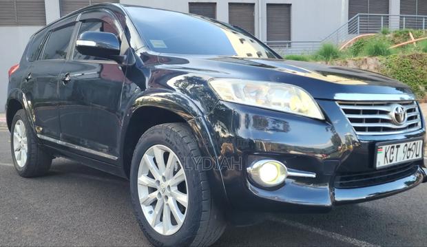 Toyota Vanguard 2010 Black