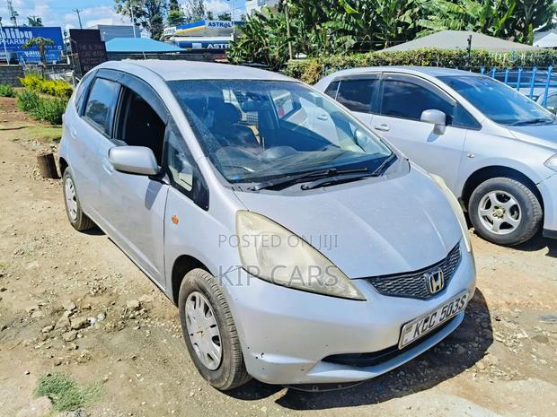 Honda Fit Base FWD 2007 Silver